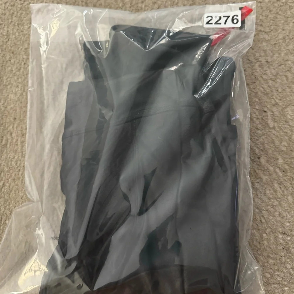 Spanx Women’s Leggings Size Medium Petite Faux Leather Moto Leggings Very Black - Picture 10 of 10